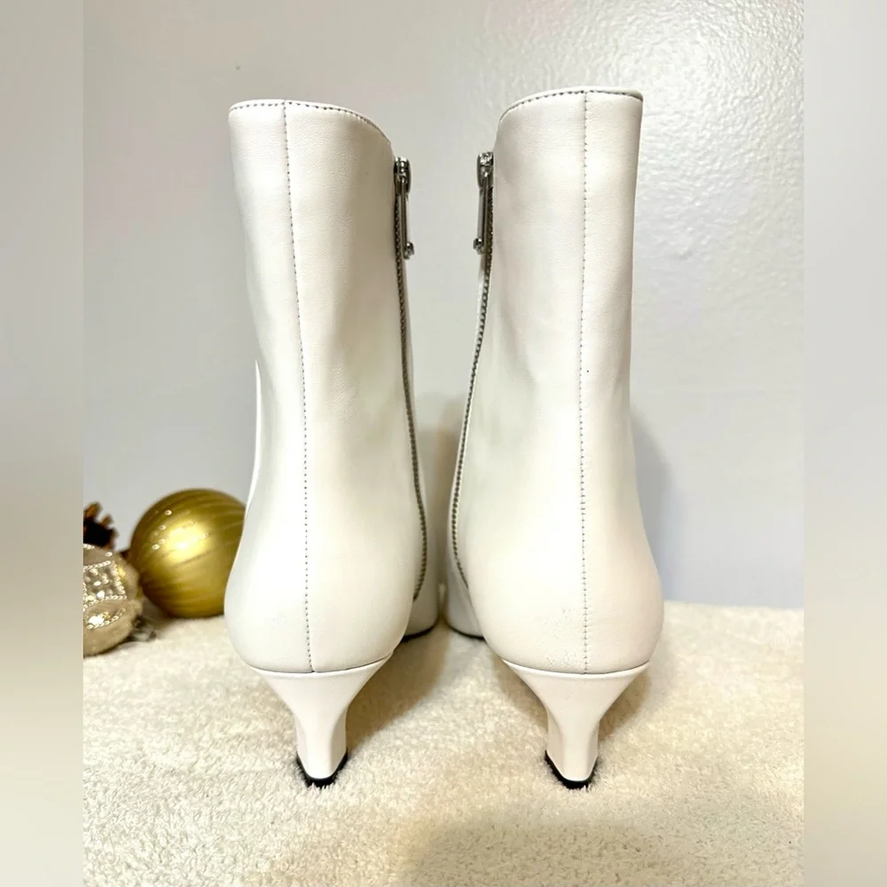 Michael Kors Cosmo Leather Kitten Heel Boot - Size 10 - Picture 6 of 9